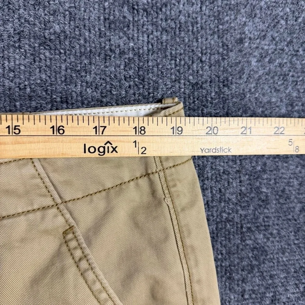 Levi Strauss Tan Chino Style Shorts Size 38 x 10